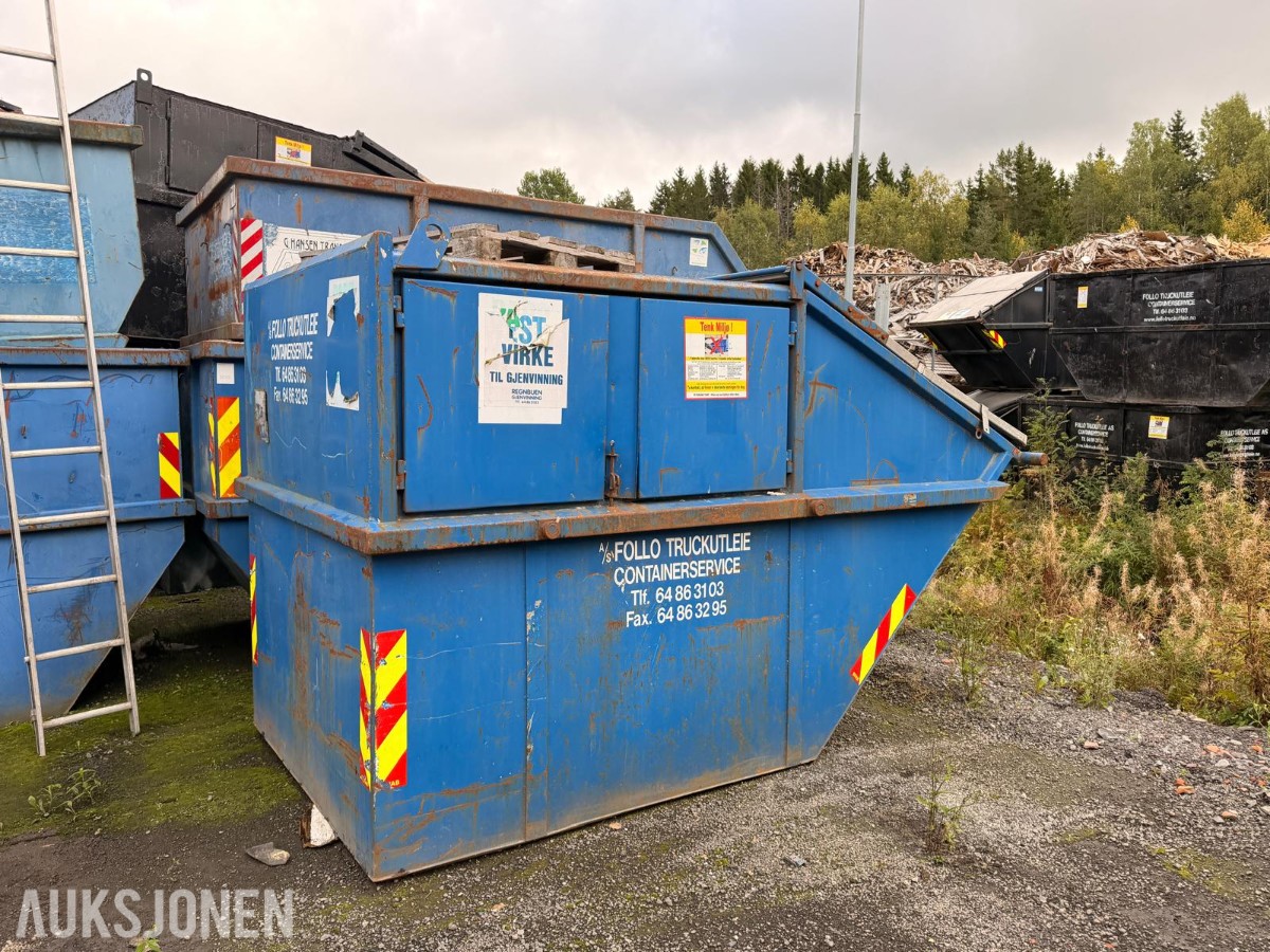 Parti med 18 stk. avfallscontainere 5–10 m³ – åpne og lukkede