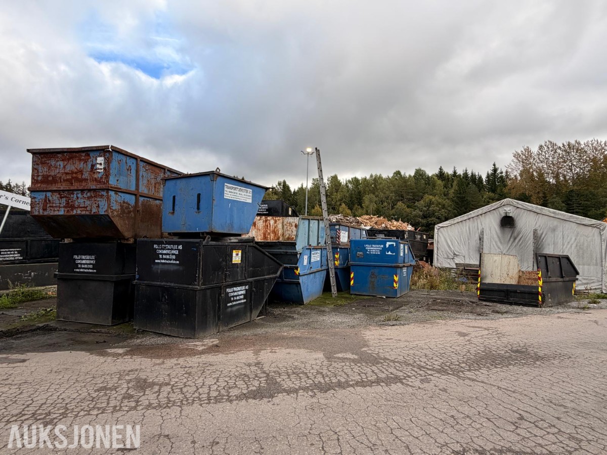 Parti med 18 stk. avfallscontainere 5–10 m³ – åpne og lukkede