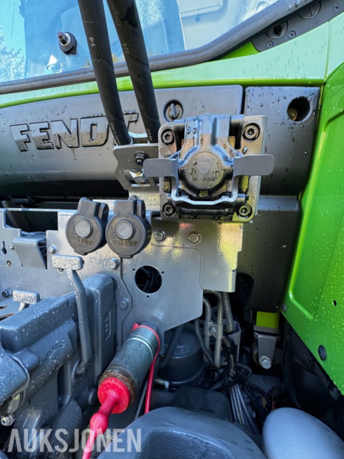 2023 Fendt 724 Vario Profi+ Gen 6 - Spakstyring - Isobus - 50 km/t - Gått 1305 timer - Front PTO og hydraulikkuttak - EU godkjent til juni 2027