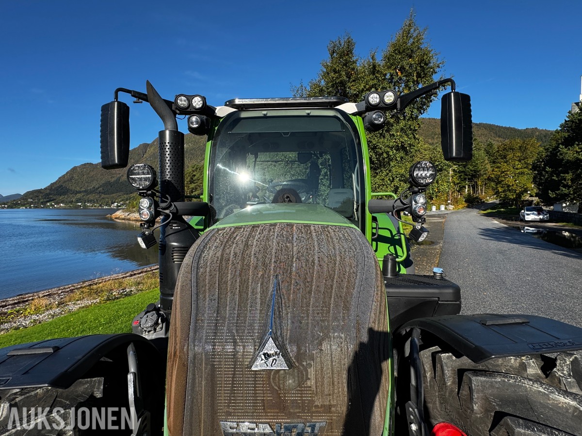 2023 Fendt 724 Vario Profi+ Gen 6 - Spakstyring - Isobus - 50 km/t - Gått 1305 timer - Front PTO og hydraulikkuttak - EU godkjent til juni 2027