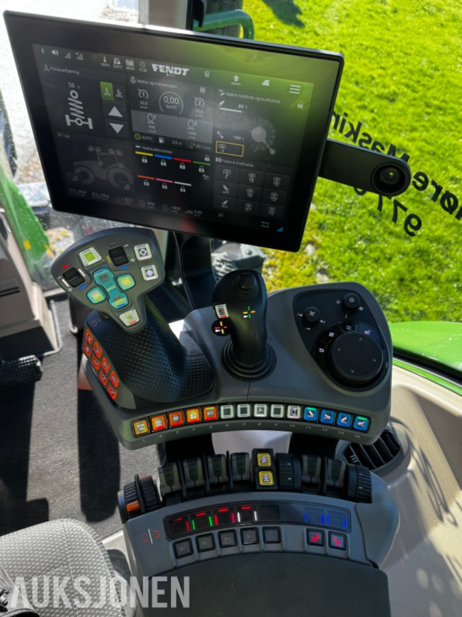 2023 Fendt 724 Vario Profi+ Gen 6 - Spakstyring - Isobus - 50 km/t - Gått 1305 timer - Front PTO og hydraulikkuttak - EU godkjent til juni 2027
