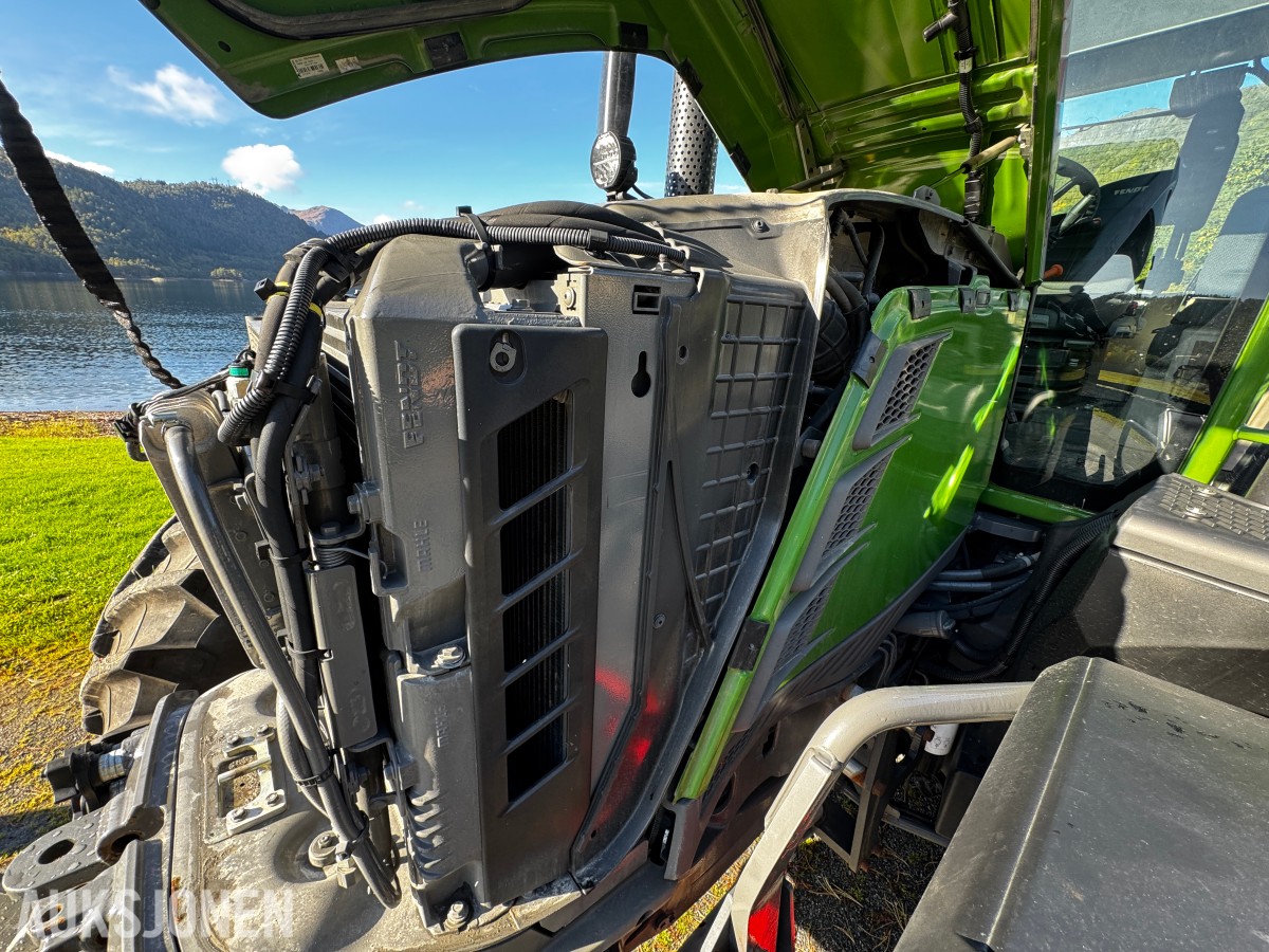 2023 Fendt 724 Vario Profi+ Gen 6 - Spakstyring - Isobus - 50 km/t - Gått 1305 timer - Front PTO og hydraulikkuttak - EU godkjent til juni 2027