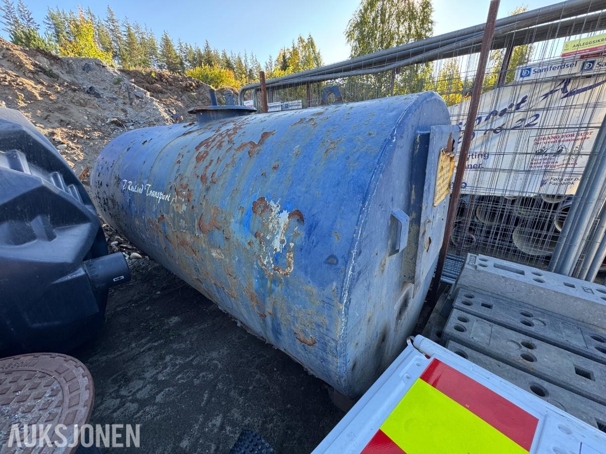 Dieseltank ca 5000 liter med pumpe og telleverk