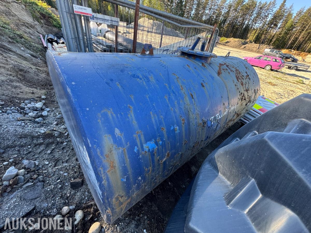 Dieseltank ca 5000 liter med pumpe og telleverk