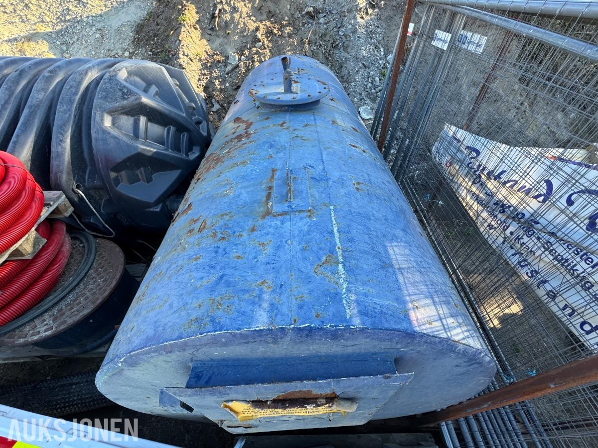 Dieseltank ca 5000 liter med pumpe og telleverk