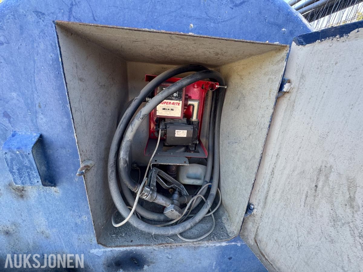 Dieseltank ca 5000 liter med pumpe og telleverk