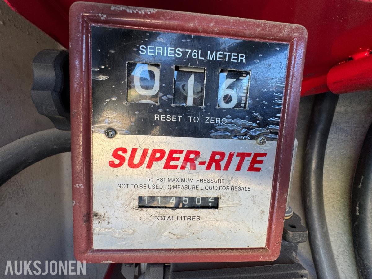 Dieseltank ca 5000 liter med pumpe og telleverk