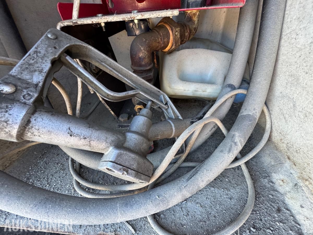 Dieseltank ca 5000 liter med pumpe og telleverk