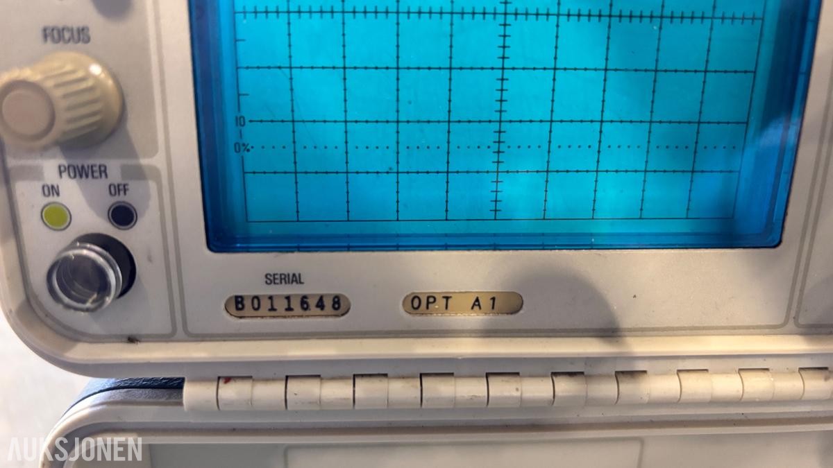 Parti med Tektronix måleutstyr – oscilloskoper og spektrumanalysator