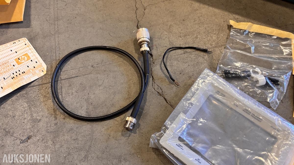 Parti med Tektronix måleutstyr – oscilloskoper og spektrumanalysator