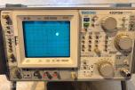 Parti med Tektronix måleutstyr – oscilloskoper og spektrumanalysator