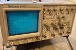 Parti med Tektronix måleutstyr – oscilloskoper og spektrumanalysator