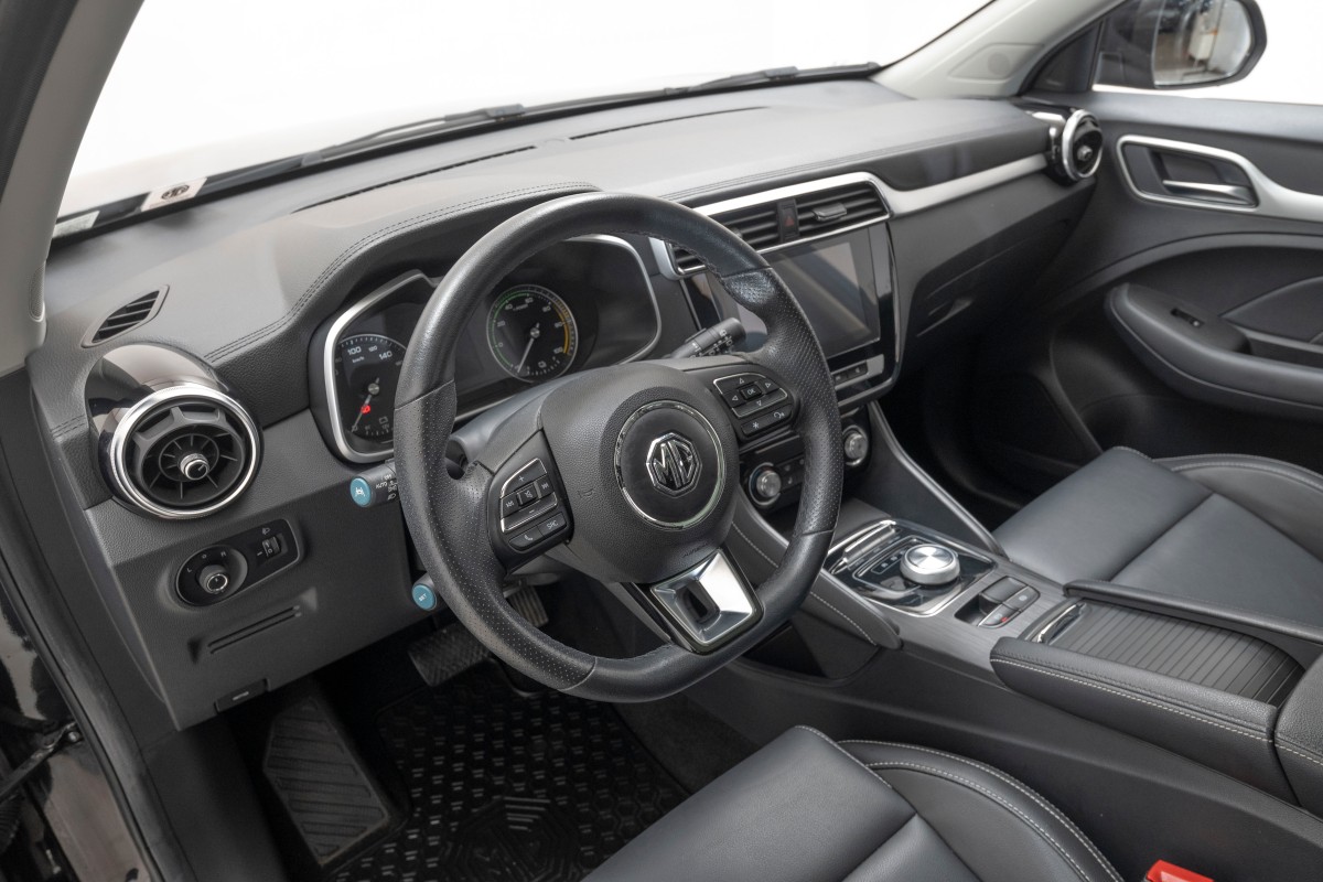 2020 MG ZS EV EN-EIER 143 HK LUXURY ACC PANORAMA SKINN KAMERA 