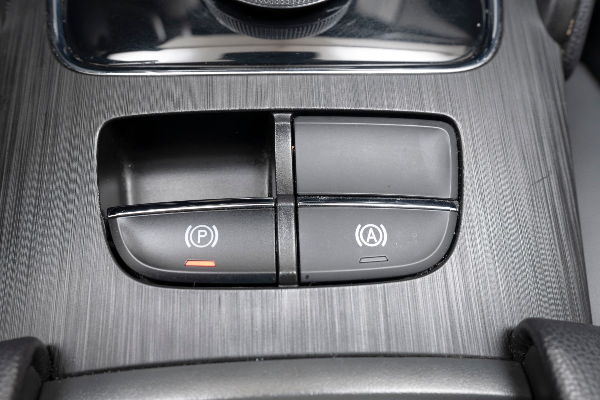 2020 MG ZS EV EN-EIER 143 HK LUXURY ACC PANORAMA SKINN KAMERA 