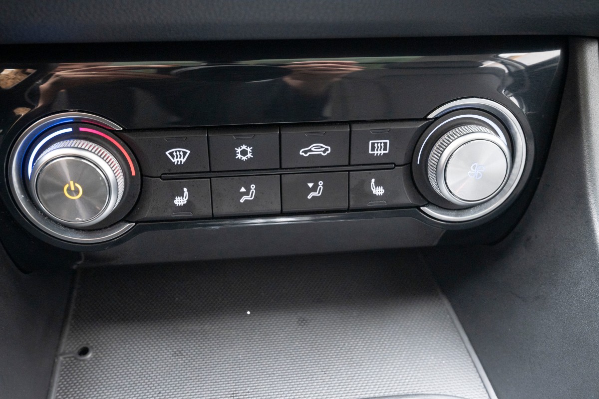 2020 MG ZS EV EN-EIER 143 HK LUXURY ACC PANORAMA SKINN KAMERA 