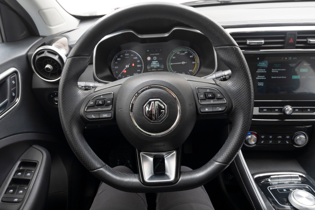2020 MG ZS EV EN-EIER 143 HK LUXURY ACC PANORAMA SKINN KAMERA 