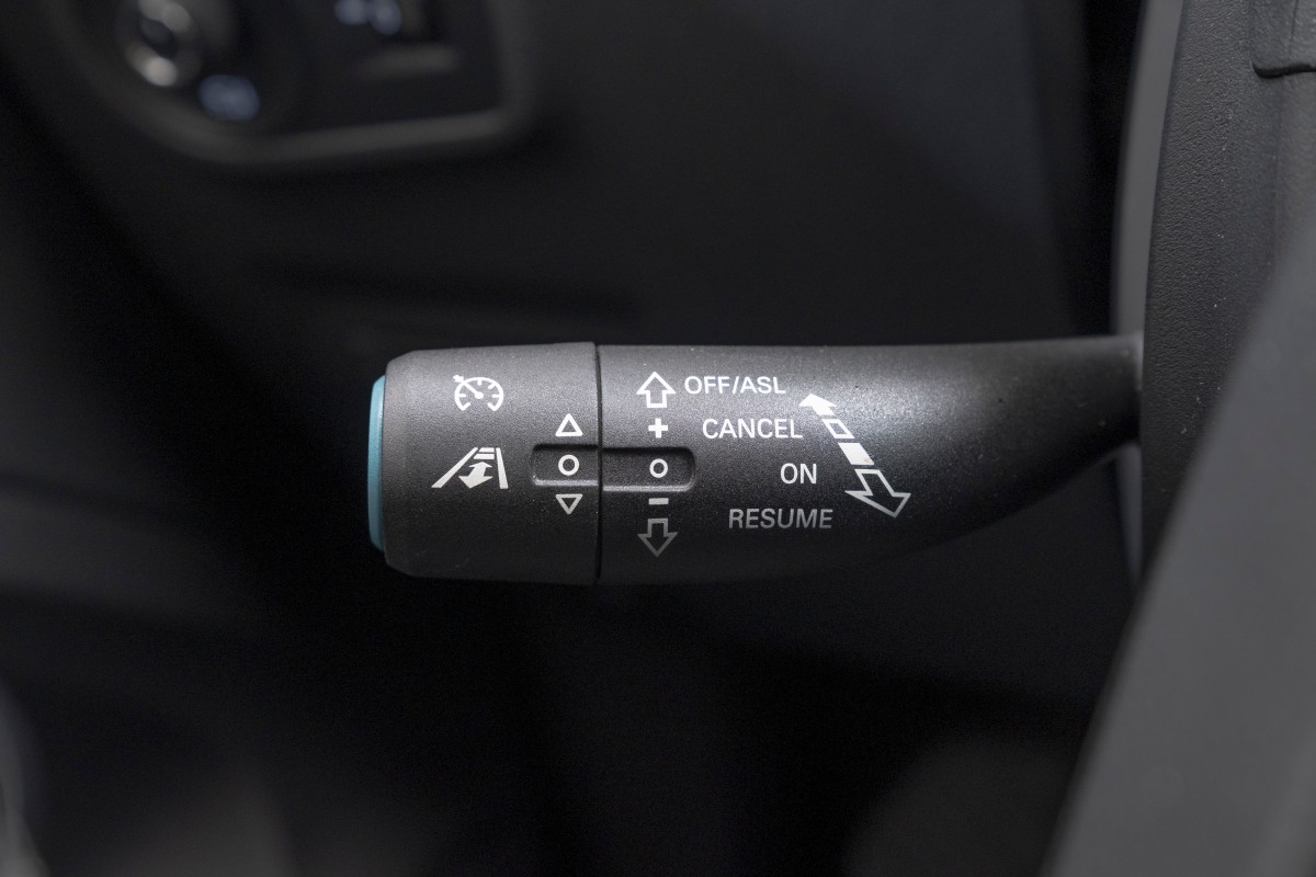 2020 MG ZS EV EN-EIER 143 HK LUXURY ACC PANORAMA SKINN KAMERA 