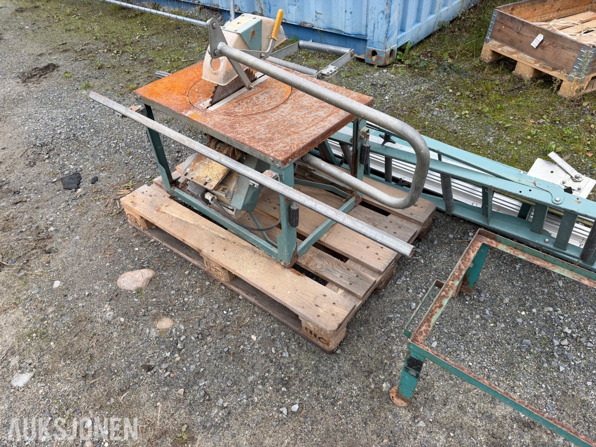 Ernex Kapp/Gjerdesag med anlegg og sokkel/ben - selges uten minstepris!