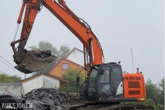 2019 Hitachi ZX225USRLC-6 Gravemaskin - Rototilt R6 - Xsite - Timer: 6700