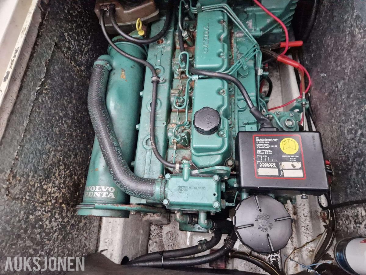 1986 Flipper 760 CabinCruiser med 200kh Volvo Penta Diesel 