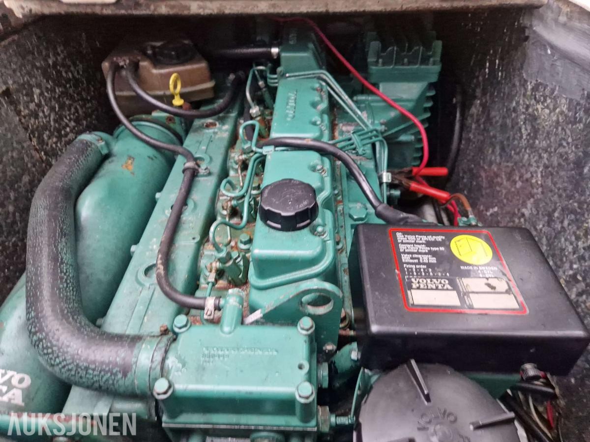 1986 Flipper 760 CabinCruiser med 200kh Volvo Penta Diesel 