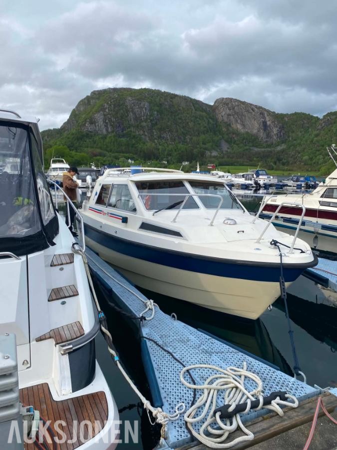 1986 Flipper 760 CabinCruiser med 200kh Volvo Penta Diesel 