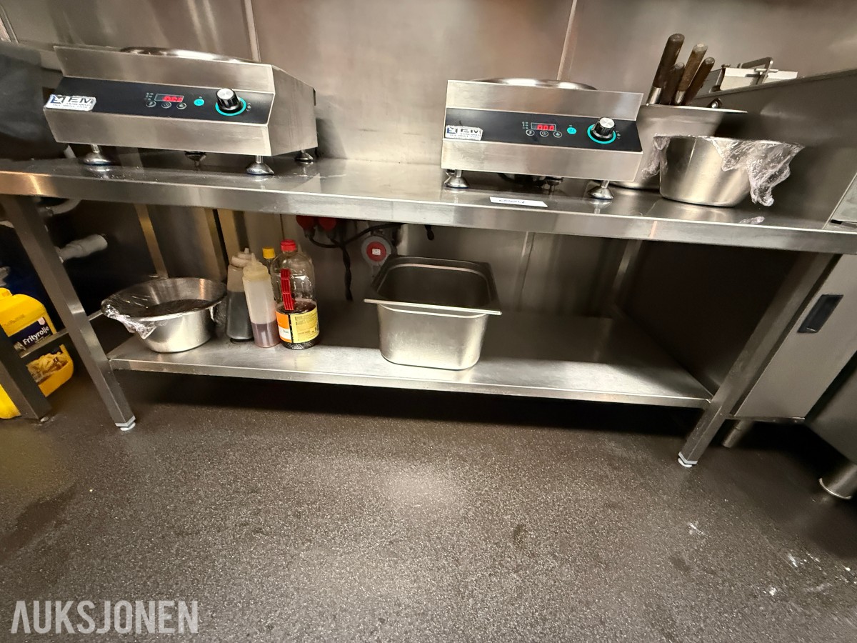 Arbeidsbenk i rustfritt stål med underhylle
