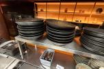 Større parti japansk restaurantservise – skåler og tallerkener