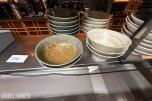 Større parti japansk restaurantservise – skåler og tallerkener