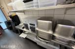 Stort parti kjøkkenutstyr og oppbevaring – restaurant/storkjøkken