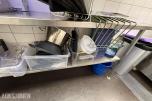 Stort parti kjøkkenutstyr og oppbevaring – restaurant/storkjøkken