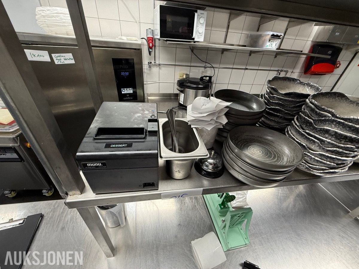 Større parti VEGA servise – tallerkener, skåler og serveringsfat