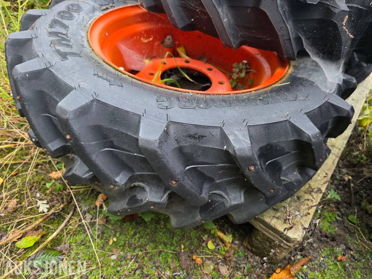 Trelleborg TM 700 framhjul 3 stk kubota 280/70 R18