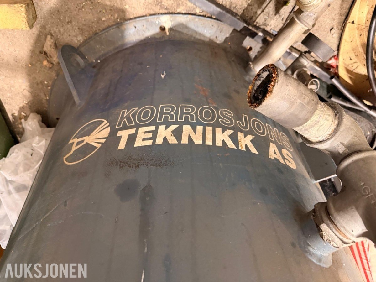 Korros Jonge Tek Nikk sandblåsertank