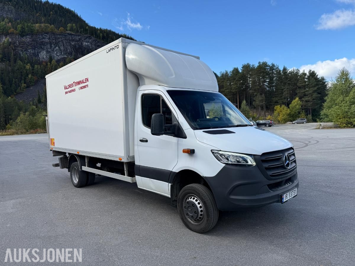 2019 Mercedes-Benz Sprinter m/8 Pallers skap og bakløfter 4WD