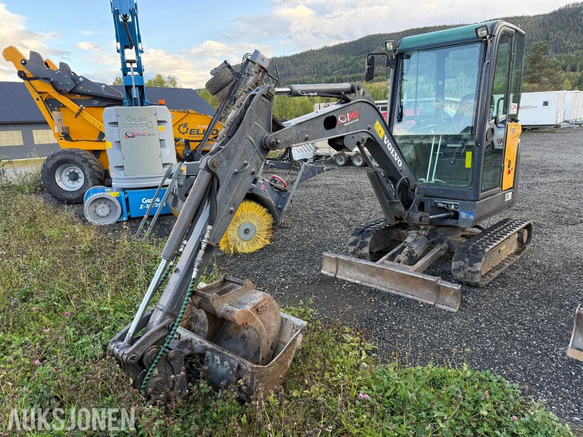 2016 Volvo EC20D Minigraver m/Justerbart understell og 2skuffer