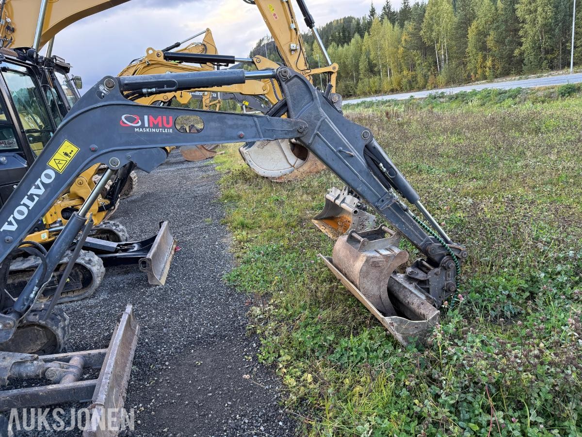 2016 Volvo EC20D Minigraver m/Justerbart understell og 2skuffer