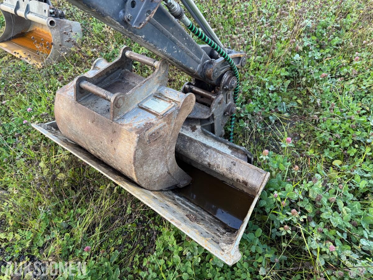 2016 Volvo EC20D Minigraver m/Justerbart understell og 2skuffer