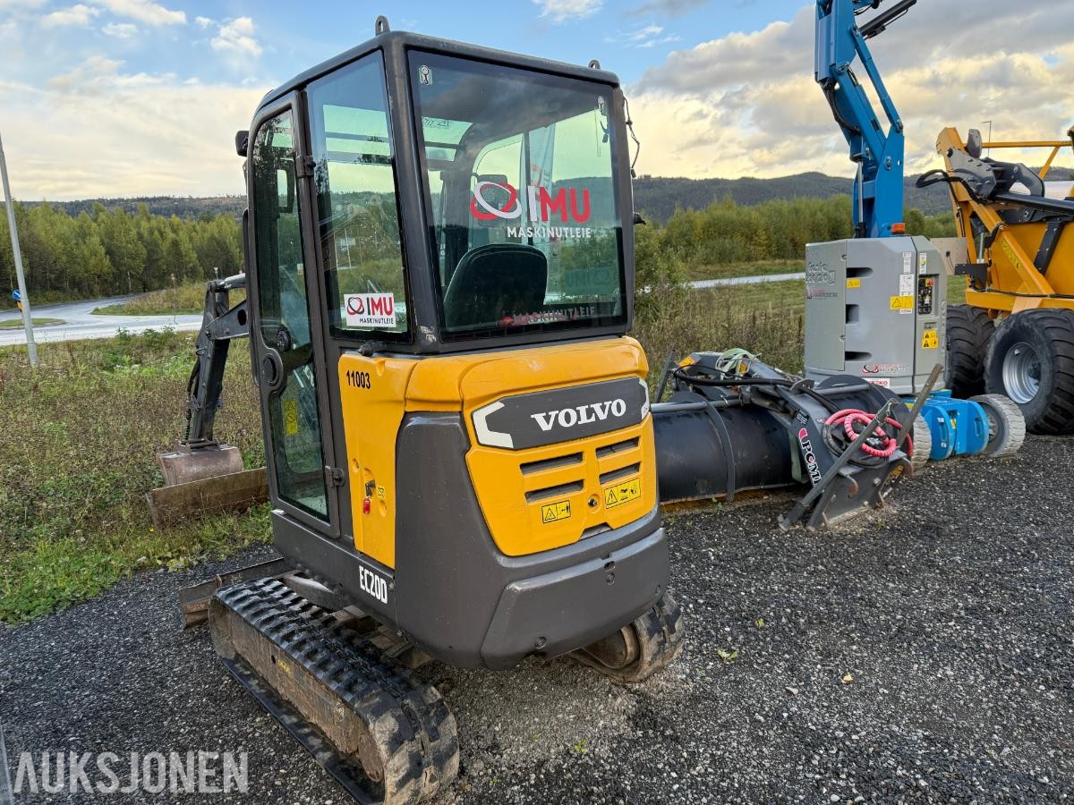 2016 Volvo EC20D Minigraver m/Justerbart understell og 2skuffer