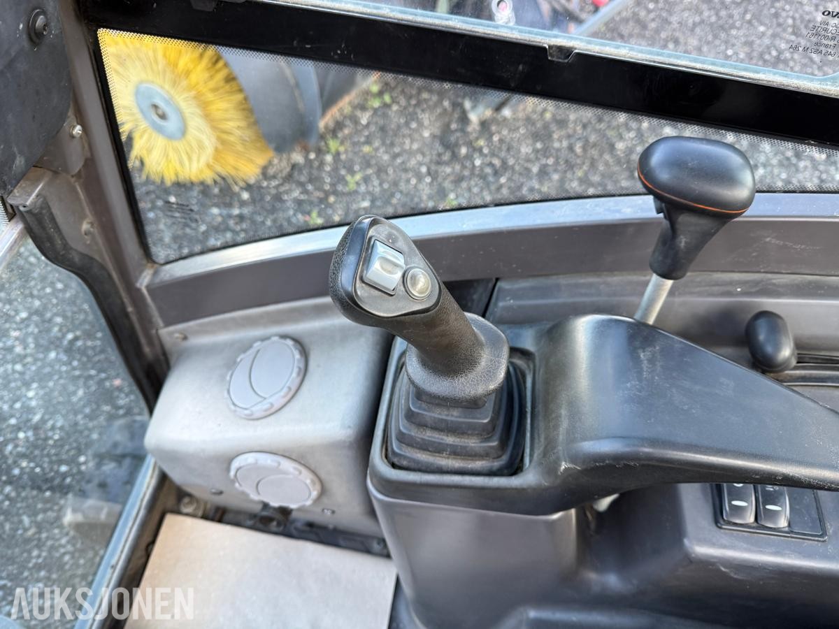 2016 Volvo EC20D Minigraver m/Justerbart understell og 2skuffer