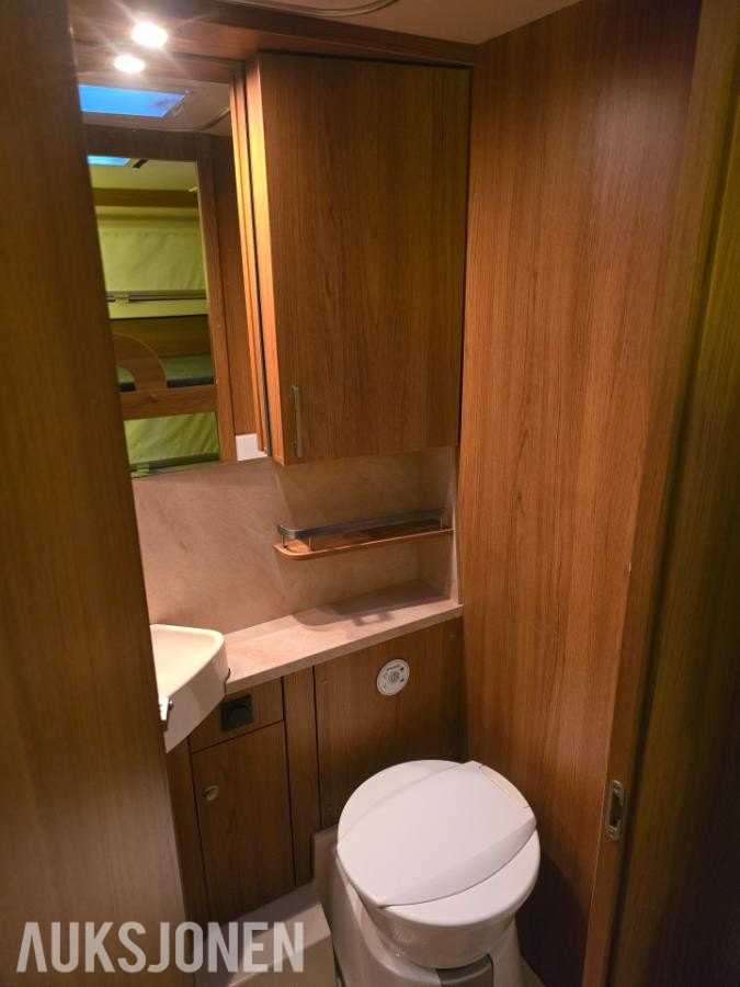 2011 Knaus Royale 680 UFK, 6 sengeplasser, Alde varme