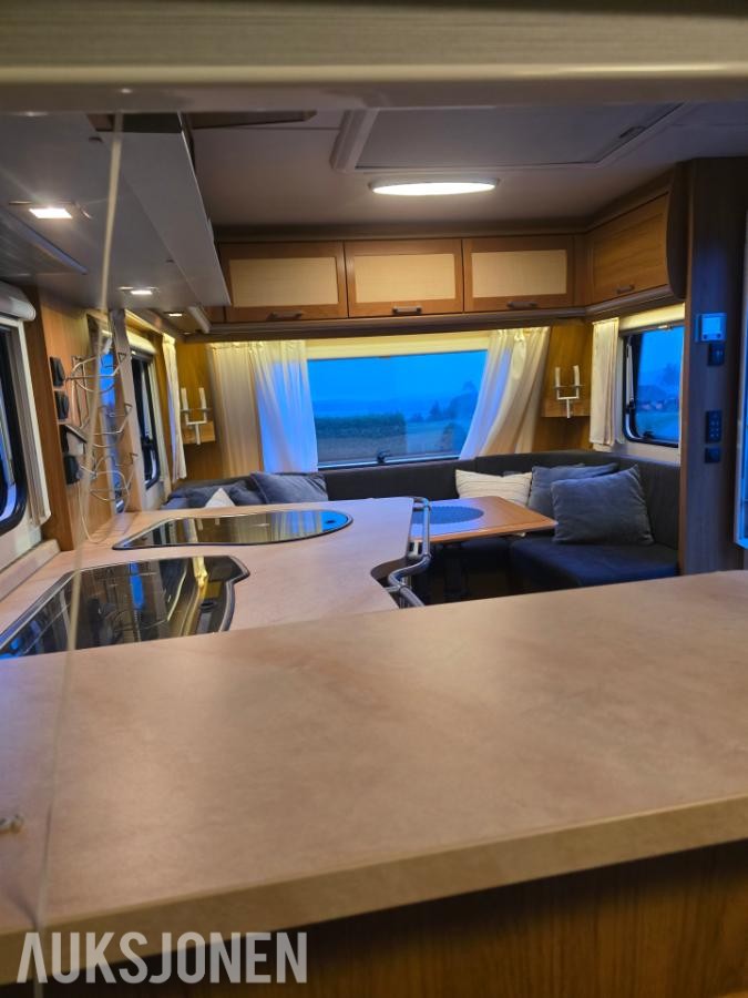 2011 Knaus Royale 680 UFK, 6 sengeplasser, Alde varme