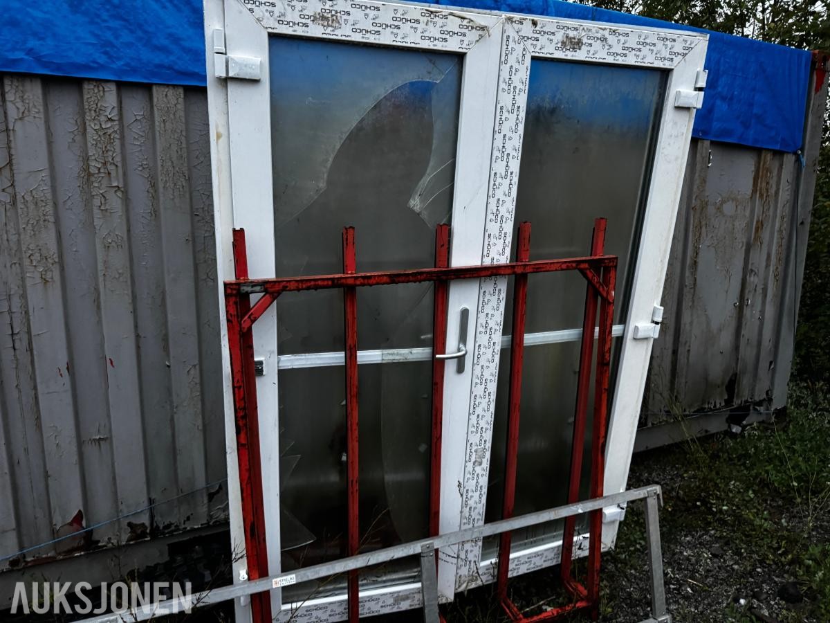 Diverse aluminium dører  