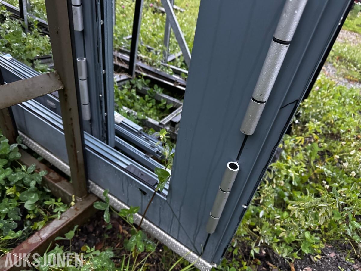 Diverse aluminium dører  