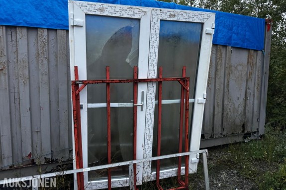 Diverse aluminium dører