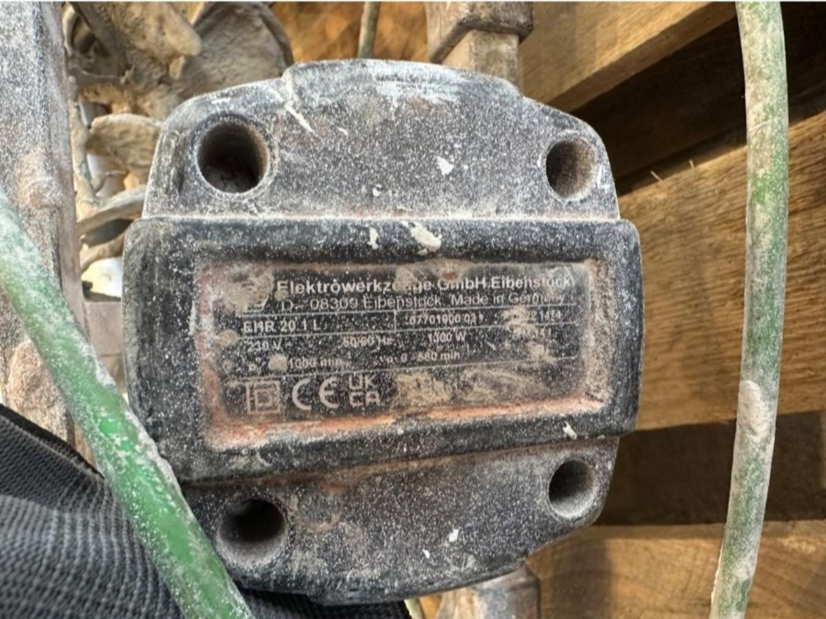 Montolit fliskutter, Eibenstock blandemaskin, Panasonic fugemassepistol og varmevifte