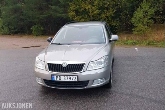 2011 Skoda Octavia 1.6 105hk   4X4 cruisekontroll hengerfeste s+v dekk  - ingen minstepris