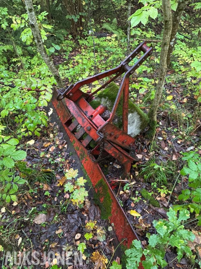 1960 Bakskjær til traktor
