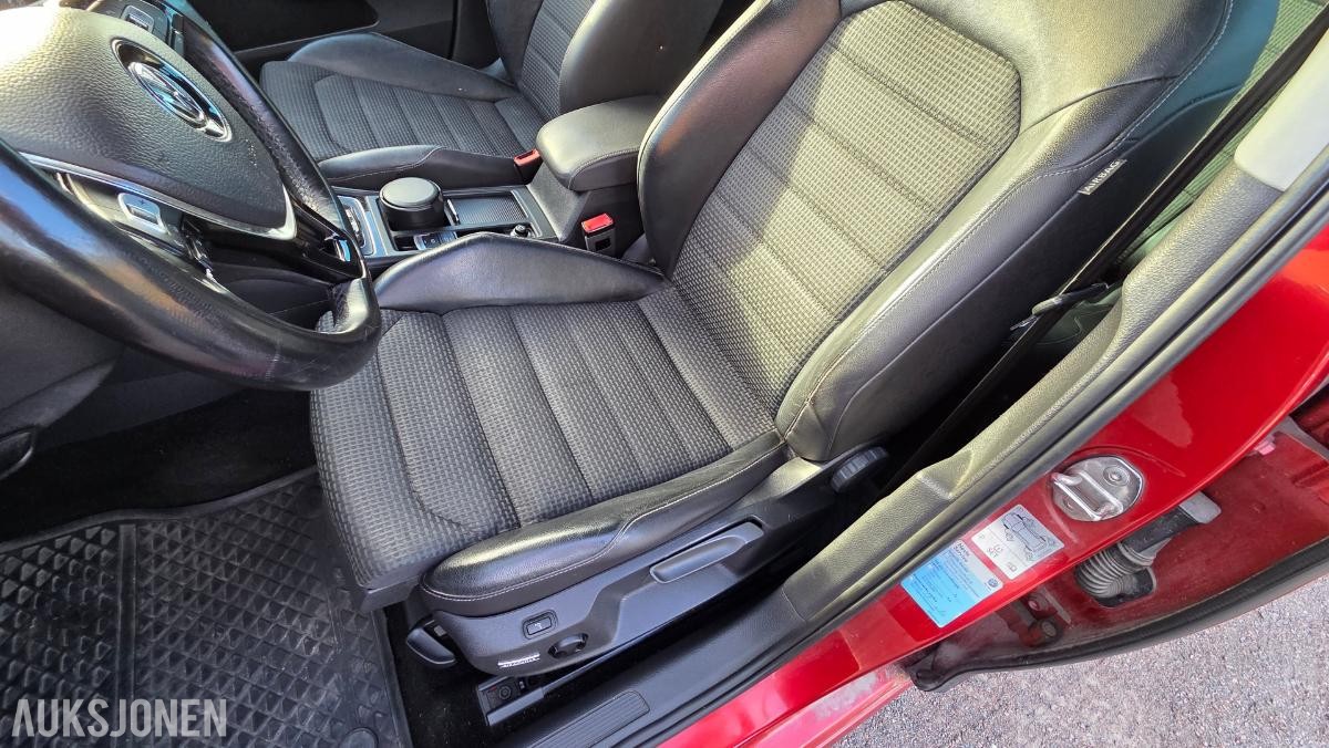 2014 Volkswagen GOLF 1.4-122 Rep objekt , 243000km