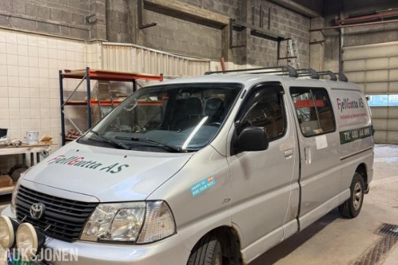 2007 Toyota HiAce, HIACE 2.5-117 D 4WD, 322425km
